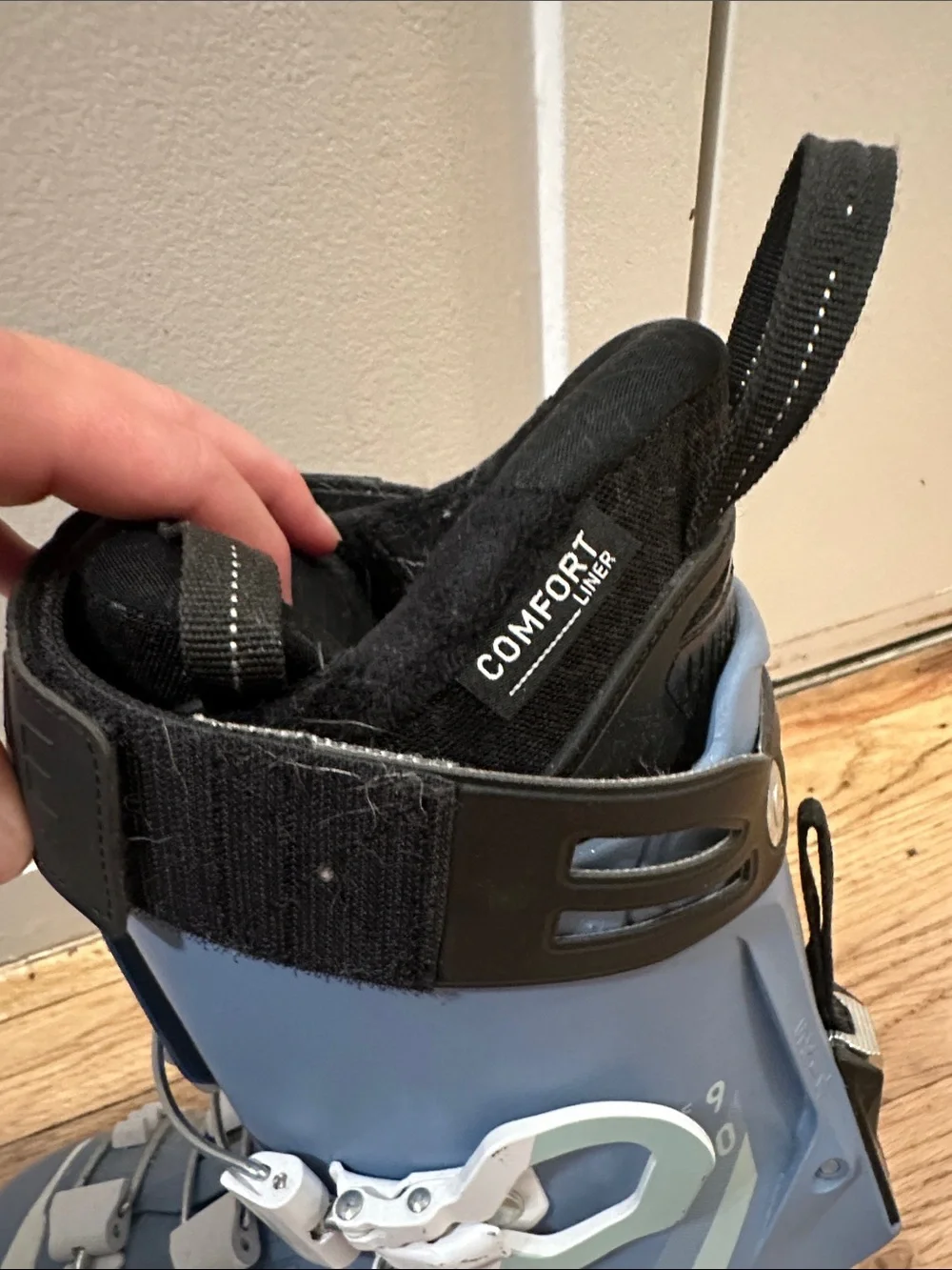 Aspeed Women's Ski Boots in Light Blue and Black